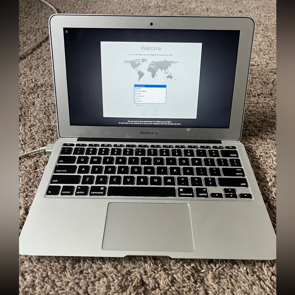 MacBook Air 6 , 1